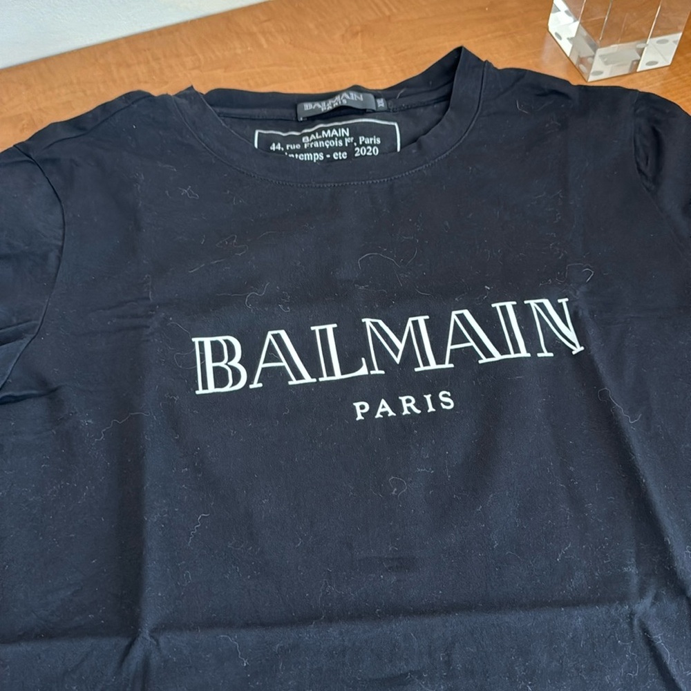 Black t shirt